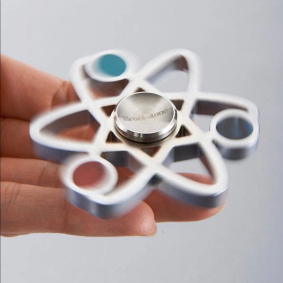 brookstone fidget spinner
